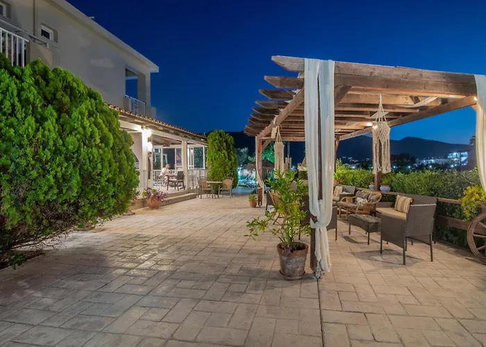 Grapevines Hotel